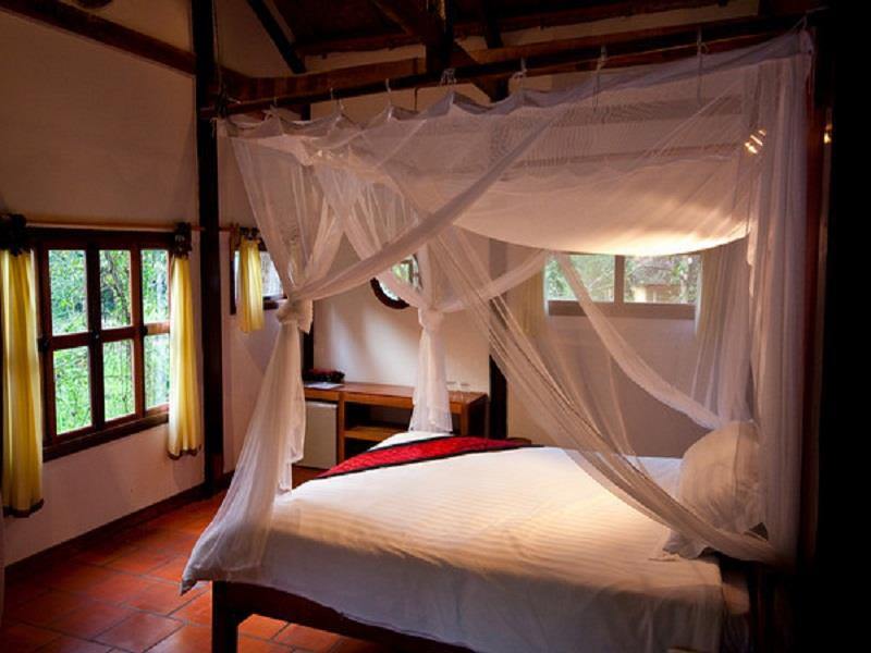 Doppelbett, Forest Floor Lodge, Nam Cat Thien, Vietnam Rundreise