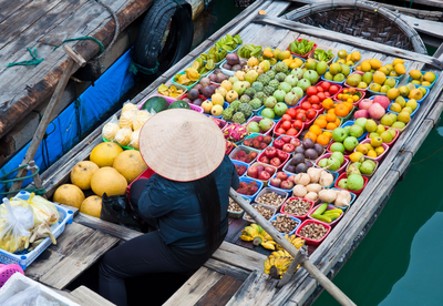 Schwimmender Markt, Halong Bucht, Vietnam Reise