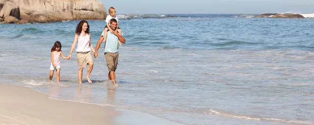 Familie am Strand von Vietnam, Vietnam Reise