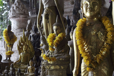Buddha Statuen, Pak Ou, Laos Reise