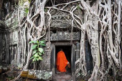 Mönch in Angkor Wat, berühmter Tempel in Kambodscha, Südostasien