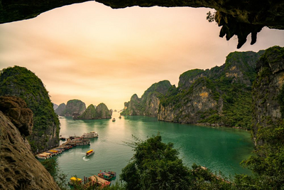 Blick auf die Halong Bucht, Vietnam Kambodscha Reise